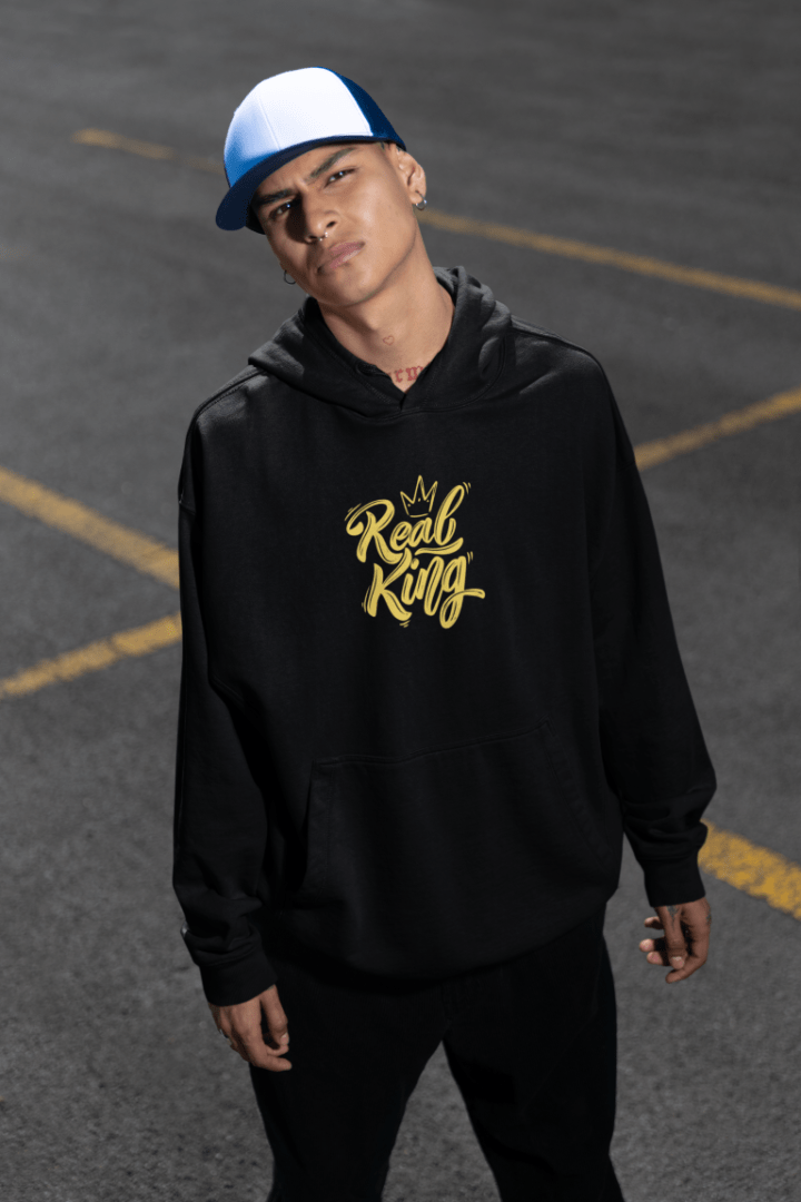 mockup-of-a-man-with-piercings-wearing-an-oversized-pullover-hoodie-m36826-1.png Mikina s potlačou – Real king – Obrázok 1