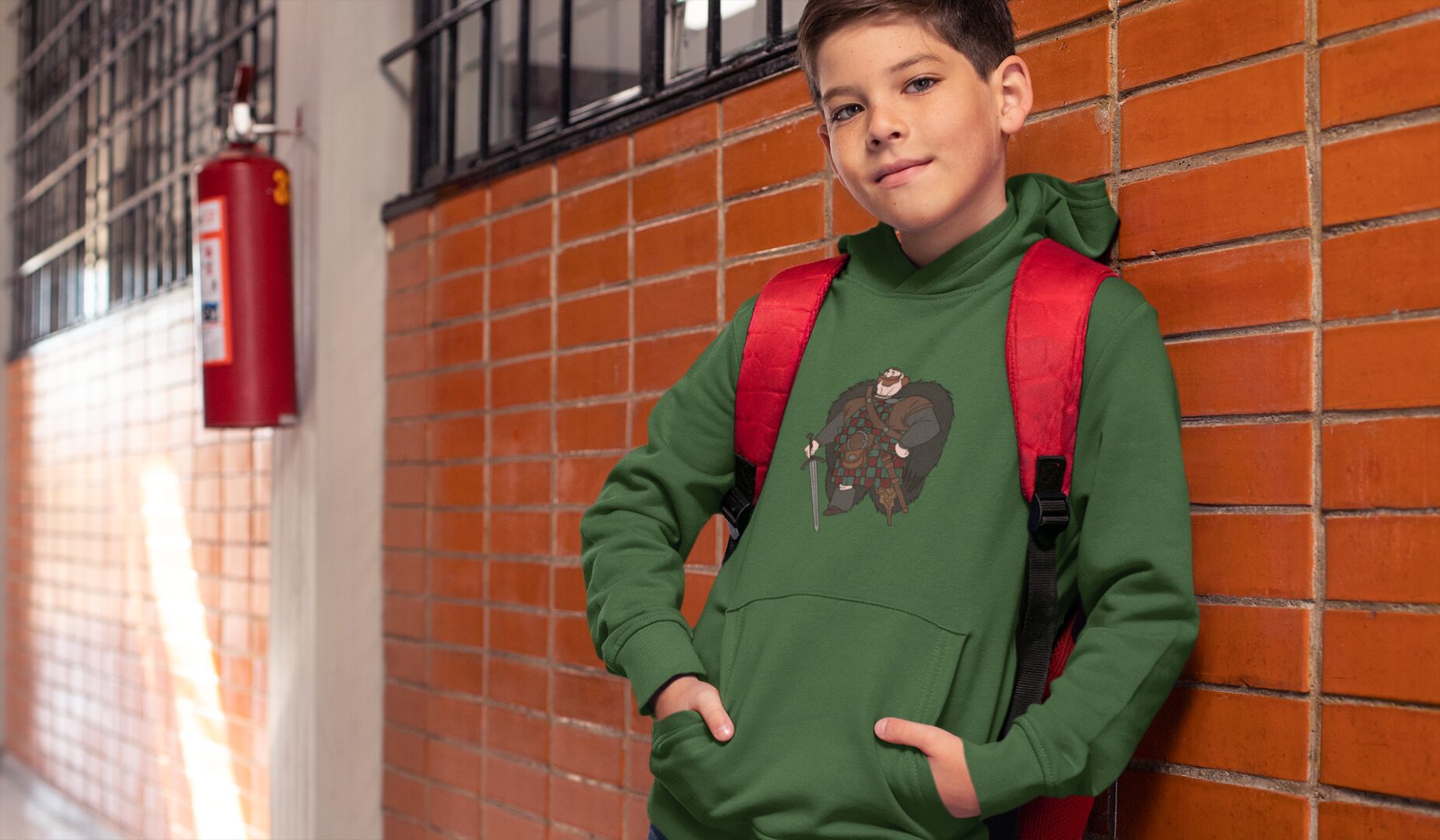mockup-of-a-young-student-wearing-a-hoodie-at-school-24836.jpg Mikina s potlačou – Fergus – Obrázok 1