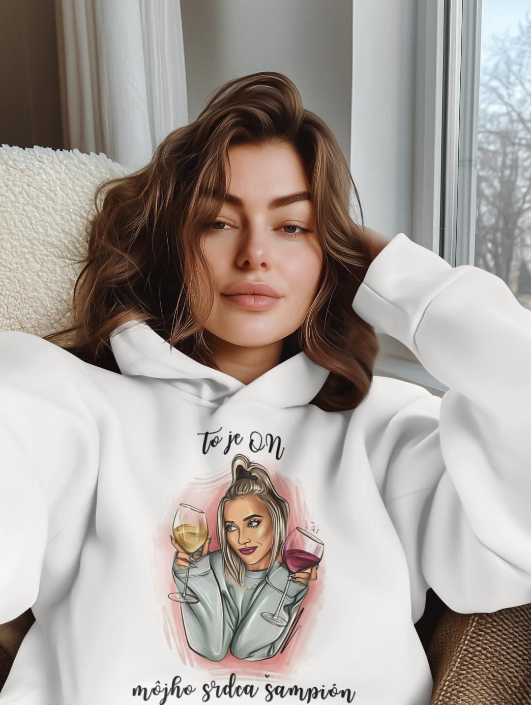 pullover-hoodie-mockup-of-an-ai-generated-woman-with-a-cozy-look-taking-a-selfie-m51561.png Mikina s potlačou – to je ON, môjho srdca šampión 3 – Obrázok 1