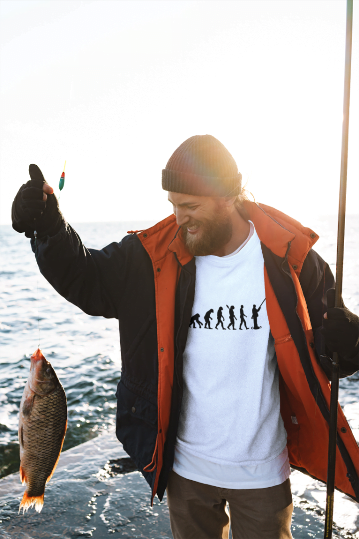 sweatshirt-mockup-featuring-a-man-fishing-3240-el1.png Tričko s potlačou – Vývoj rybára – Obrázok 1